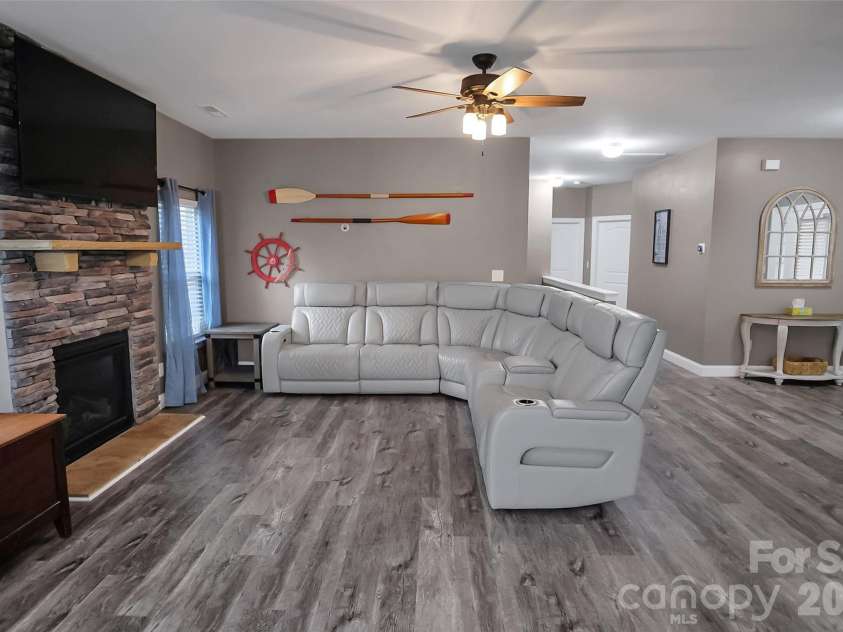 122 Windstone Drive, Troutman, NC 28166.  MLS# CAR4389418, YatesRealty ID 28017. 