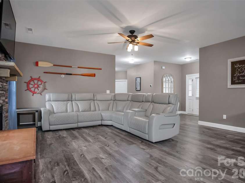 122 Windstone Drive, Troutman, NC 28166.  MLS# CAR4389418, YatesRealty ID 28017. 