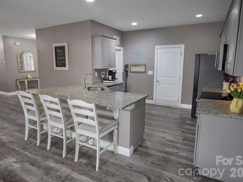122 Windstone Drive, Troutman, NC 28166.  MLS# CAR4389418, YatesRealty ID 28017. 