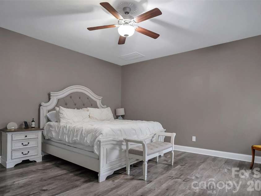 122 Windstone Drive, Troutman, NC 28166.  MLS# CAR4389418, YatesRealty ID 28017. 