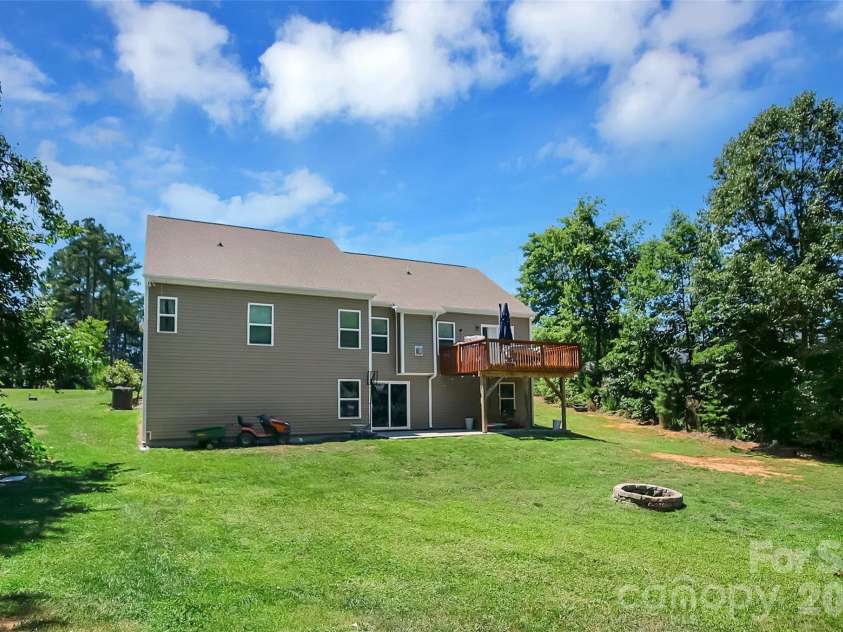 122 Windstone Drive, Troutman, NC 28166.  MLS# CAR4389418, YatesRealty ID 28017. 
