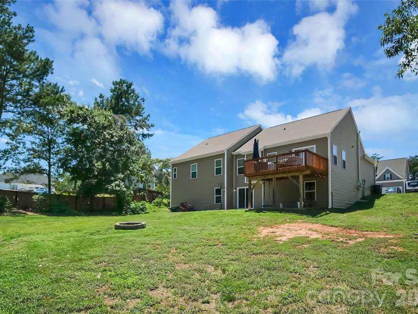 122 Windstone Drive, Troutman, NC 28166.  MLS# CAR4389418, YatesRealty ID 28017. 