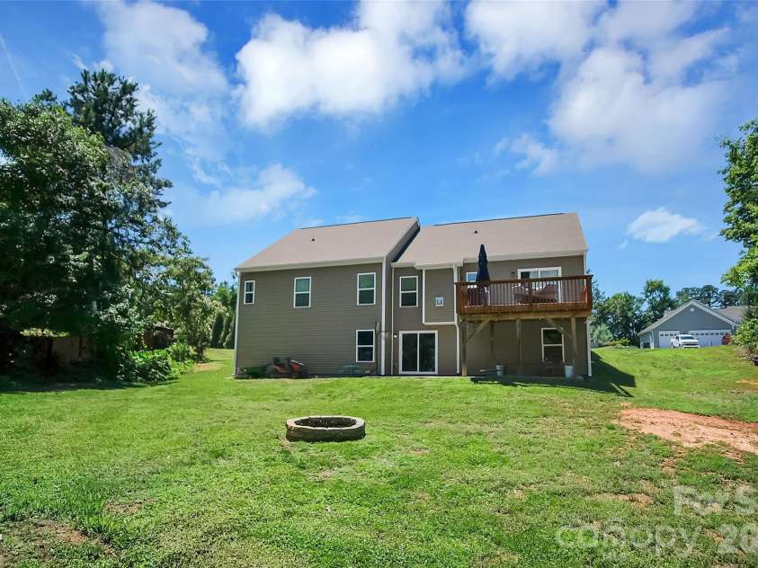 122 Windstone Drive, Troutman, NC 28166.  MLS# CAR4389418, YatesRealty ID 28017. 