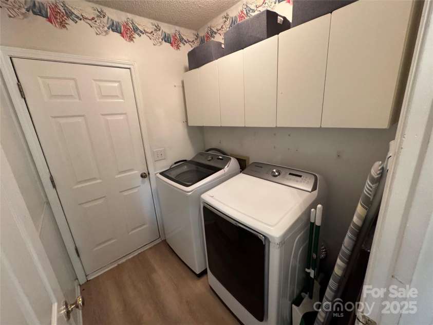 13525 Helmsley Court, Charlotte, NC 28273.  MLS# CAR4284456, YatesRealty ID 28017. 
