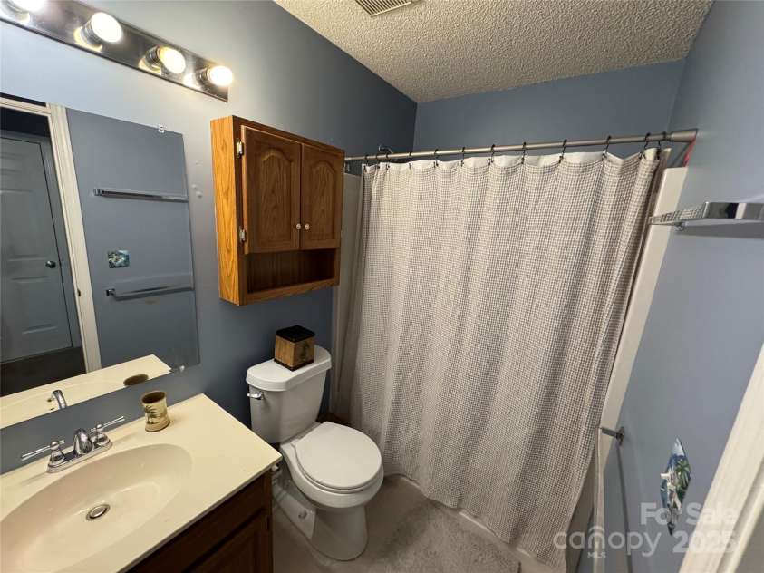 13525 Helmsley Court, Charlotte, NC 28273.  MLS# CAR4284456, YatesRealty ID 28017. 