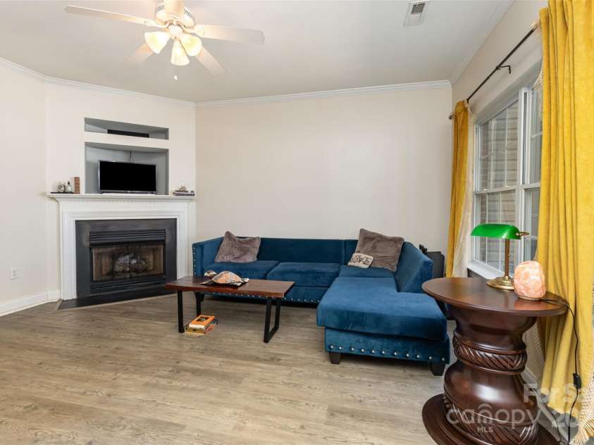 2108 Sardony Lane, Charlotte, NC 28213.  MLS# CAR4285042, YatesRealty ID 28018. 