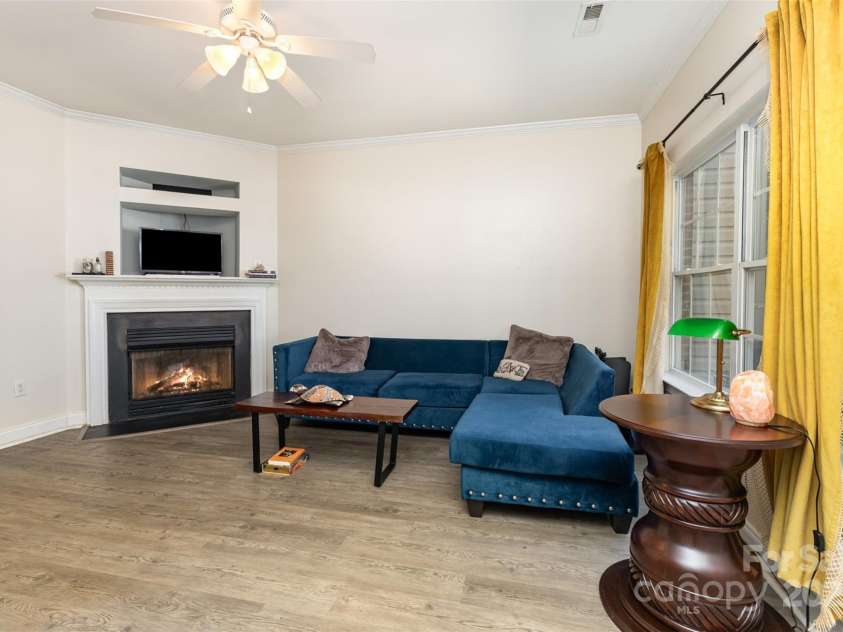 2108 Sardony Lane, Charlotte, NC 28213.  MLS# CAR4285042, YatesRealty ID 28018. 