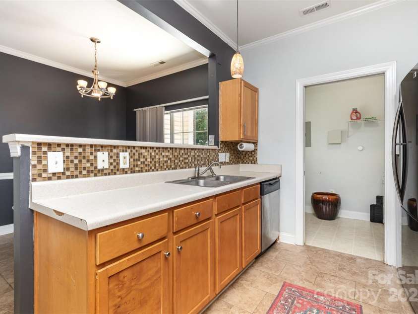 2108 Sardony Lane, Charlotte, NC 28213.  MLS# CAR4285042, YatesRealty ID 28018. 