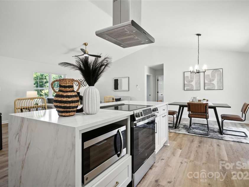 814 Mark Street, Belmont, NC 28012.  MLS# CAR4281638, YatesRealty ID 28019. 