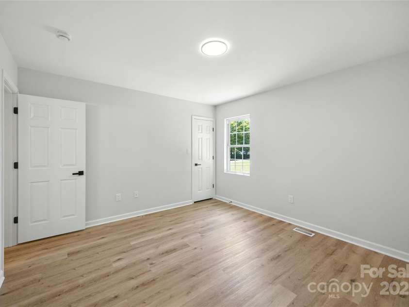 814 Mark Street, Belmont, NC 28012.  MLS# CAR4281638, YatesRealty ID 28019. 