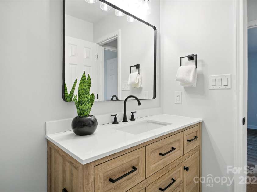 814 Mark Street, Belmont, NC 28012.  MLS# CAR4281638, YatesRealty ID 28019. 