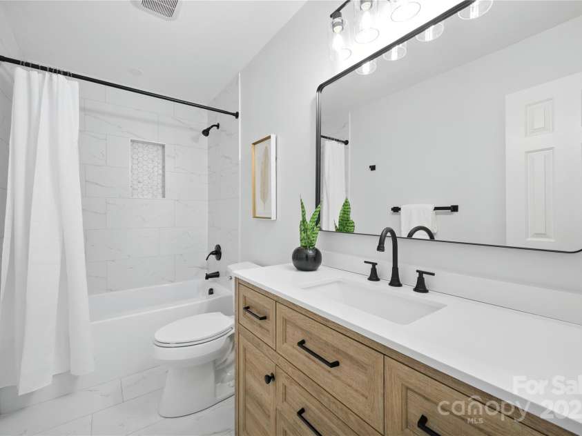 814 Mark Street, Belmont, NC 28012.  MLS# CAR4281638, YatesRealty ID 28019. 