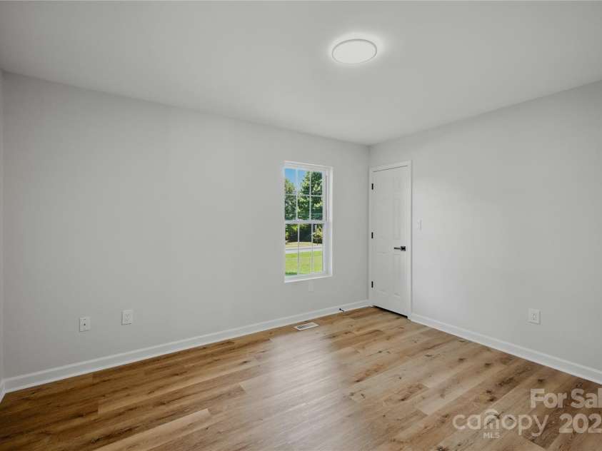 814 Mark Street, Belmont, NC 28012.  MLS# CAR4281638, YatesRealty ID 28019. 