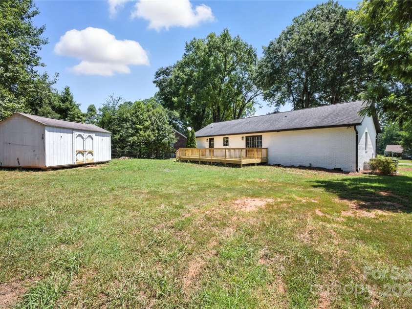 814 Mark Street, Belmont, NC 28012.  MLS# CAR4281638, YatesRealty ID 28019. 