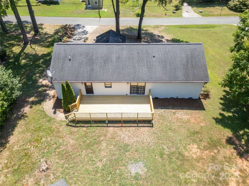 814 Mark Street, Belmont, NC 28012.  MLS# CAR4281638, YatesRealty ID 28019. 