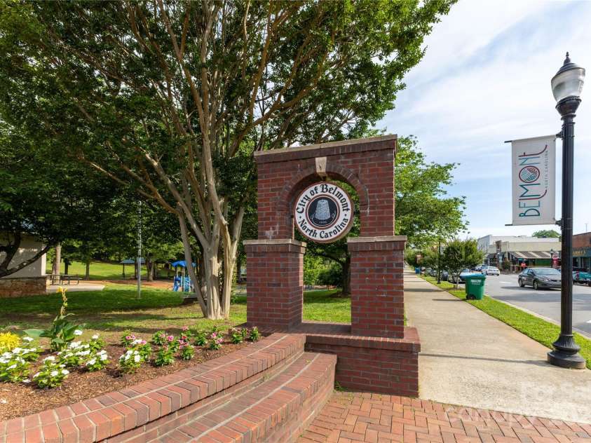 814 Mark Street, Belmont, NC 28012.  MLS# CAR4281638, YatesRealty ID 28019. 