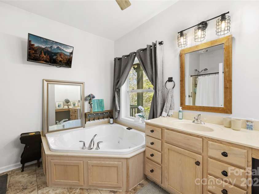 1308 Bell Mountain Road, Zirconia, NC 28790.  MLS# CAR4317514, YatesRealty ID 2802. Primary bath - Soaking tub 
