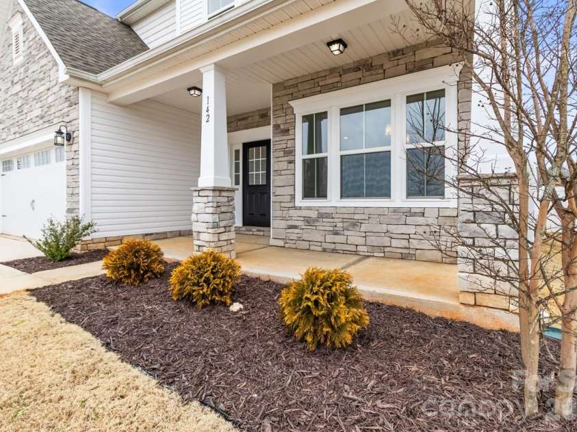 142 Fairfield Drive, Troutman, NC 28166.  MLS# CAR4349688, YatesRealty ID 2802. Front Porch