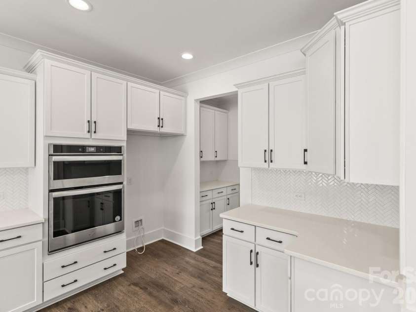 142 Fairfield Drive, Troutman, NC 28166.  MLS# CAR4349688, YatesRealty ID 2802. Kitchen