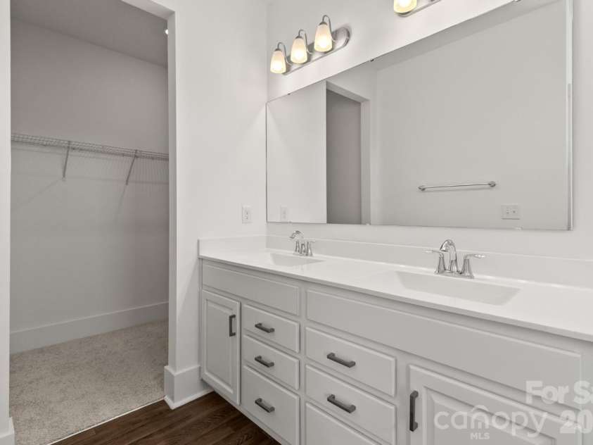 142 Fairfield Drive, Troutman, NC 28166.  MLS# CAR4349688, YatesRealty ID 2802. Primary Bathroom