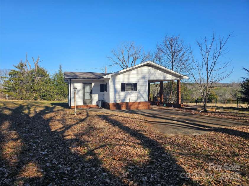 211 Forgotten Lane, Bessemer City, NC 28016.  MLS# CAR4217348, YatesRealty ID 2802. 