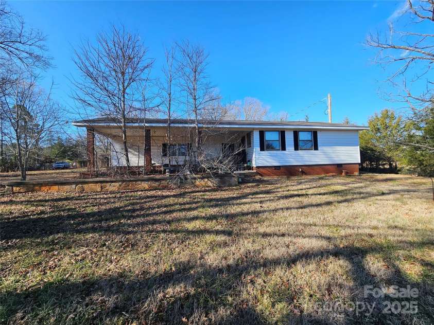 211 Forgotten Lane, Bessemer City, NC 28016.  MLS# CAR4217348, YatesRealty ID 2802. 