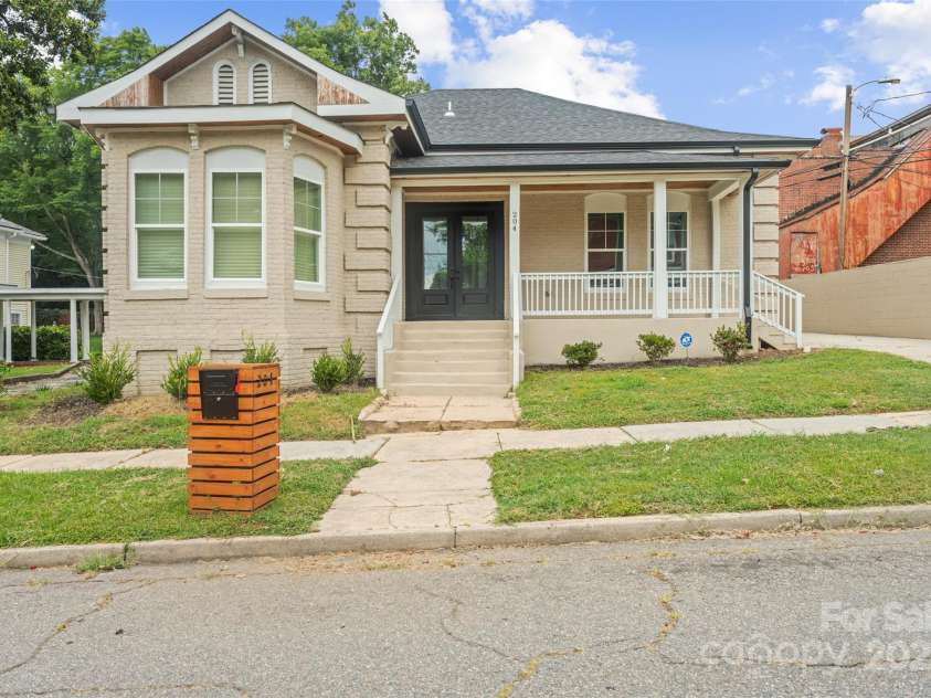 204 Wade Street, Wadesboro, NC 28170.  MLS# CAR4283527, YatesRealty ID 28020. 