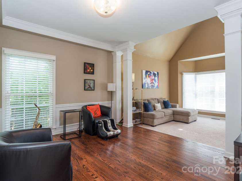 6207 Glencairn Court, Charlotte, NC 28269.  MLS# CAR4285347, YatesRealty ID 28022. 