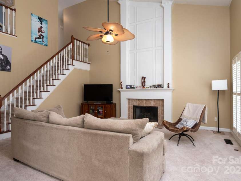 6207 Glencairn Court, Charlotte, NC 28269.  MLS# CAR4285347, YatesRealty ID 28022. 