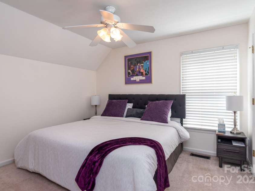 6207 Glencairn Court, Charlotte, NC 28269.  MLS# CAR4285347, YatesRealty ID 28022. 