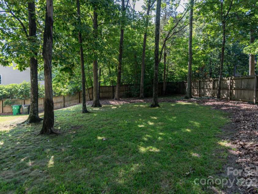 6207 Glencairn Court, Charlotte, NC 28269.  MLS# CAR4285347, YatesRealty ID 28022. 