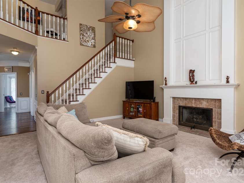 6207 Glencairn Court, Charlotte, NC 28269.  MLS# CAR4285347, YatesRealty ID 28022. 