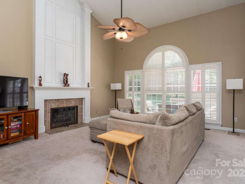 6207 Glencairn Court, Charlotte, NC 28269.  MLS# CAR4285347, YatesRealty ID 28022. 