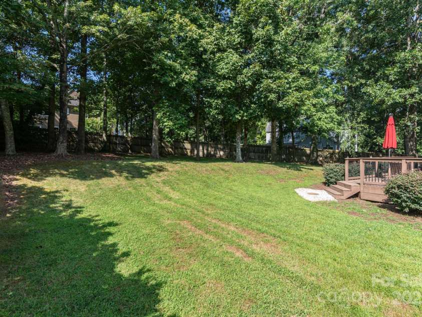 6207 Glencairn Court, Charlotte, NC 28269.  MLS# CAR4285347, YatesRealty ID 28022. 