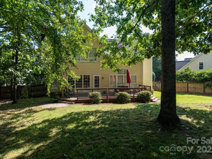 6207 Glencairn Court, Charlotte, NC 28269.  MLS# CAR4285347, YatesRealty ID 28022. 