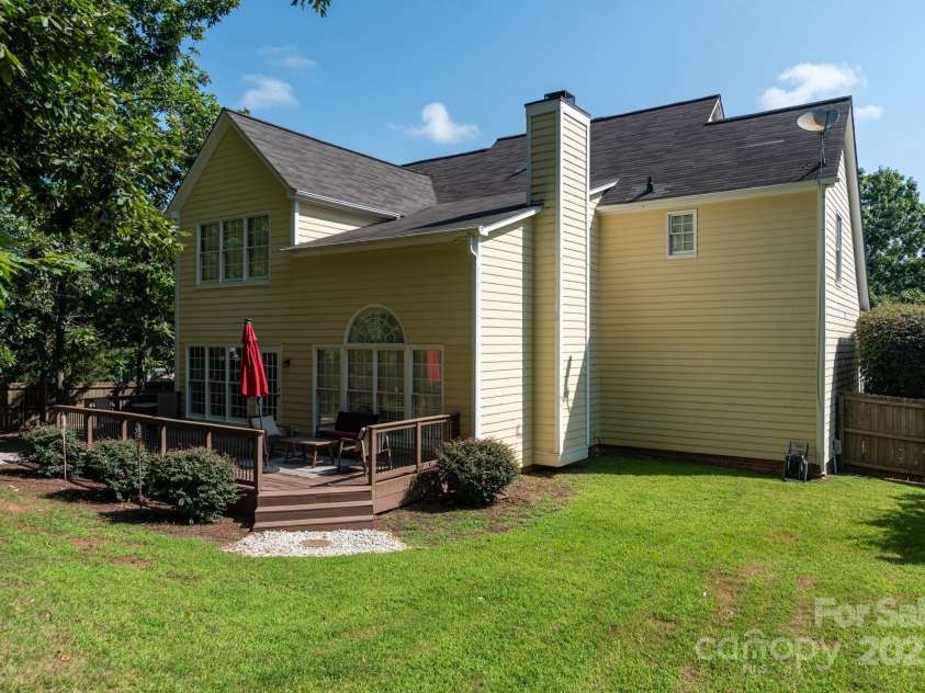 6207 Glencairn Court, Charlotte, NC 28269.  MLS# CAR4285347, YatesRealty ID 28022. 