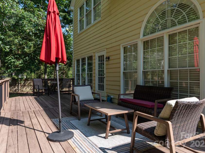 6207 Glencairn Court, Charlotte, NC 28269.  MLS# CAR4285347, YatesRealty ID 28022. 