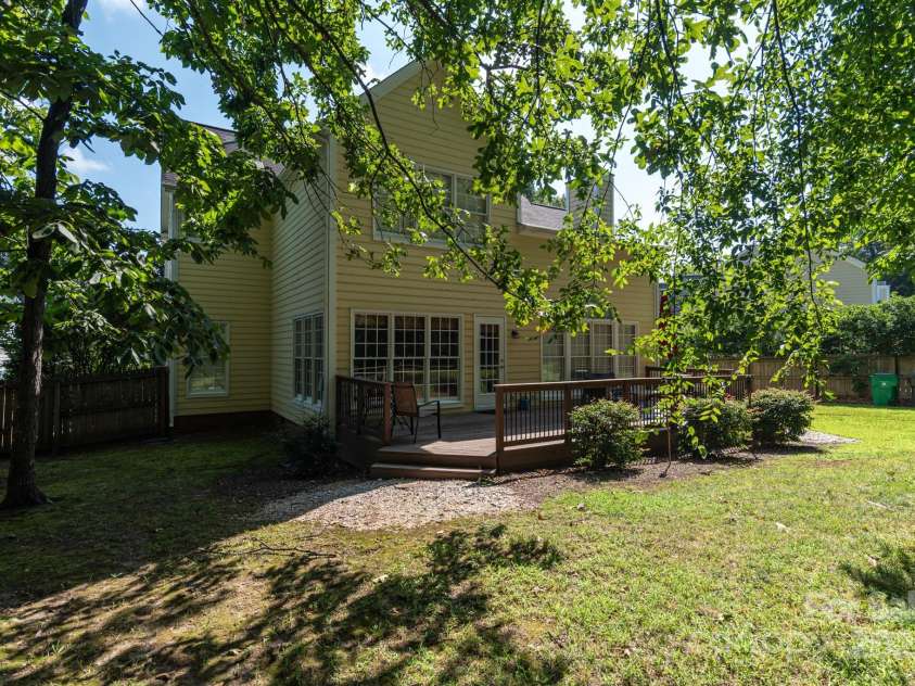 6207 Glencairn Court, Charlotte, NC 28269.  MLS# CAR4285347, YatesRealty ID 28022. 