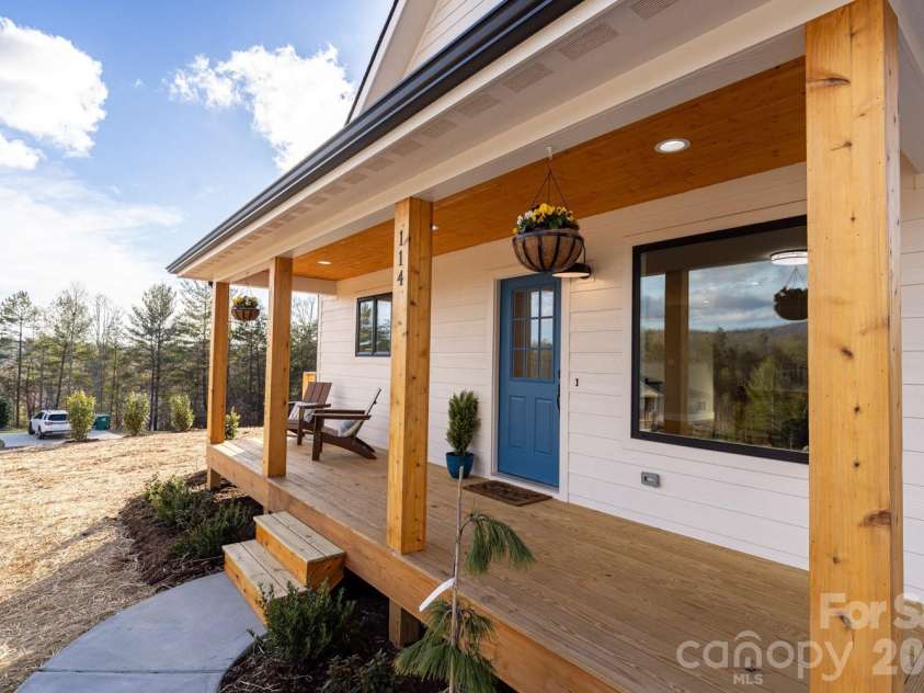 99999 Verde Drive, Asheville, NC 28806.  MLS# CAR4381556, YatesRealty ID 28023. 