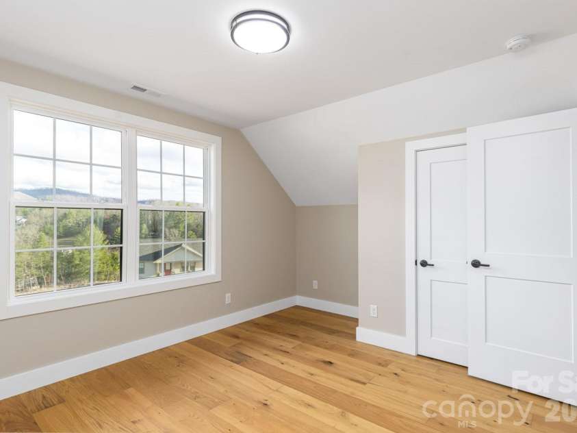 99999 Verde Drive, Asheville, NC 28806.  MLS# CAR4381556, YatesRealty ID 28023. 