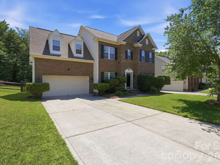 4439 Rock Stream Drive, Charlotte, NC 28269.  MLS# CAR4388976, YatesRealty ID 28024. 