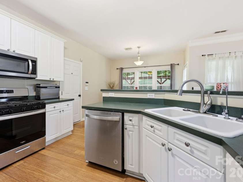4439 Rock Stream Drive, Charlotte, NC 28269.  MLS# CAR4388976, YatesRealty ID 28024. 