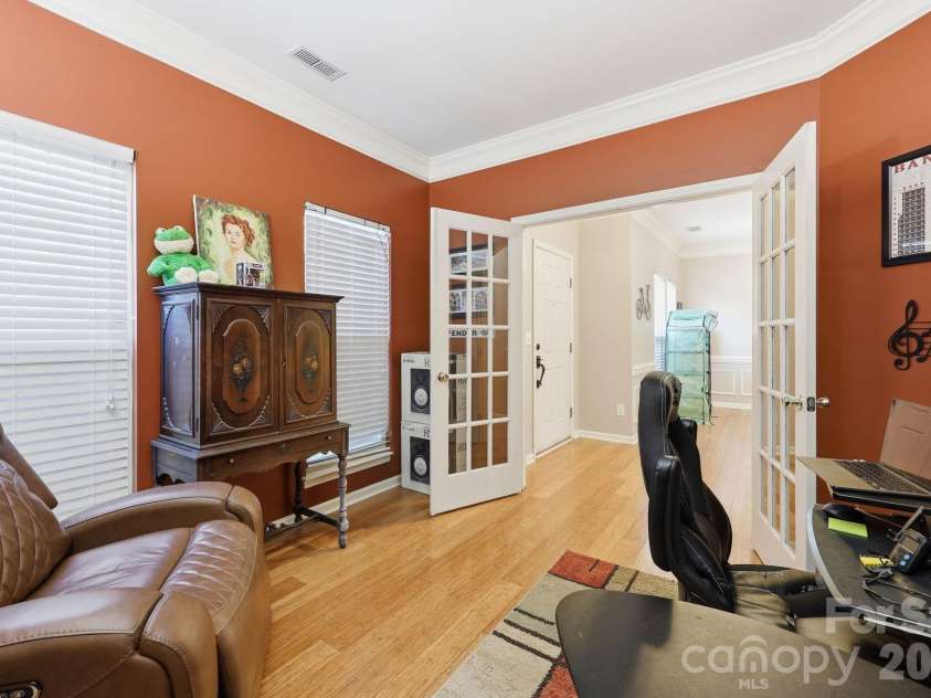 4439 Rock Stream Drive, Charlotte, NC 28269.  MLS# CAR4388976, YatesRealty ID 28024. 