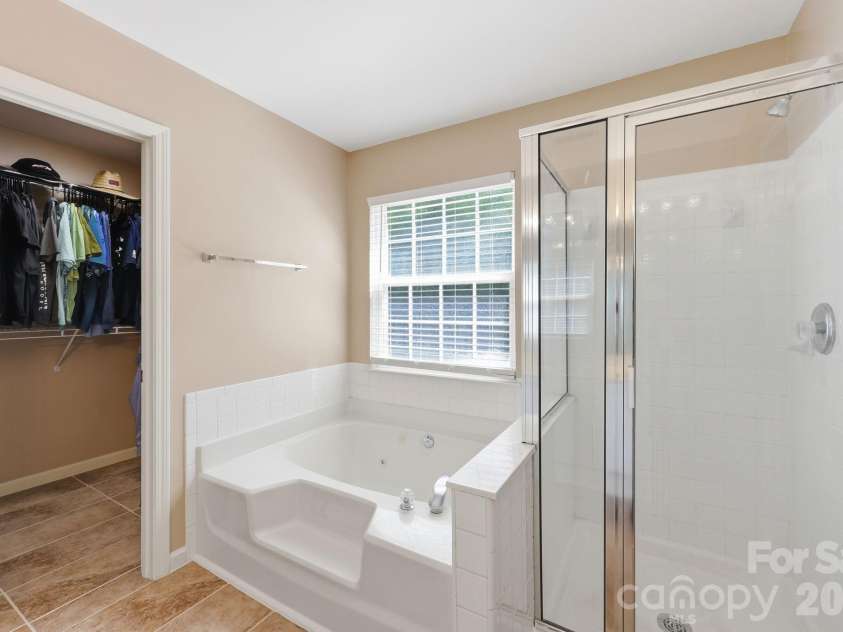 4439 Rock Stream Drive, Charlotte, NC 28269.  MLS# CAR4388976, YatesRealty ID 28024. 