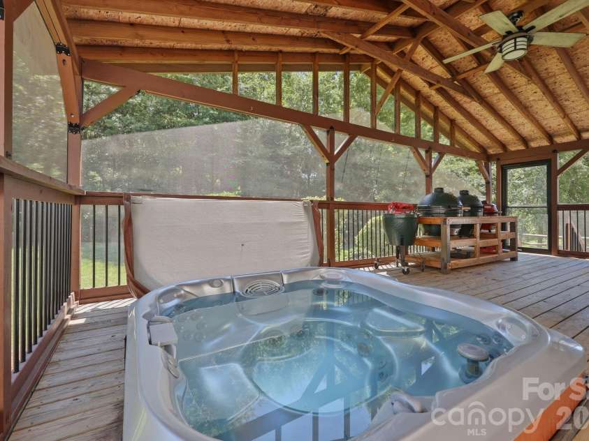 4439 Rock Stream Drive, Charlotte, NC 28269.  MLS# CAR4388976, YatesRealty ID 28024. 