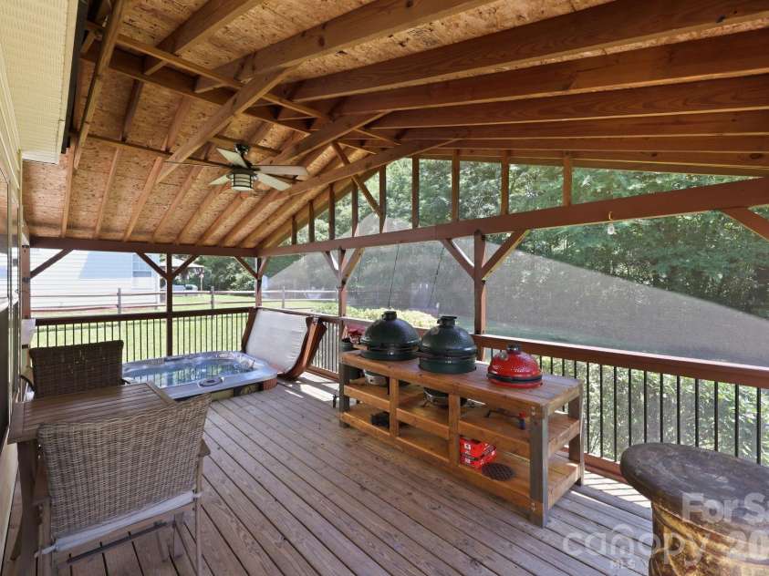 4439 Rock Stream Drive, Charlotte, NC 28269.  MLS# CAR4388976, YatesRealty ID 28024. 