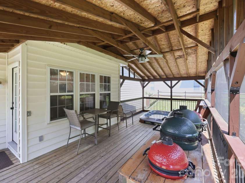 4439 Rock Stream Drive, Charlotte, NC 28269.  MLS# CAR4388976, YatesRealty ID 28024. 