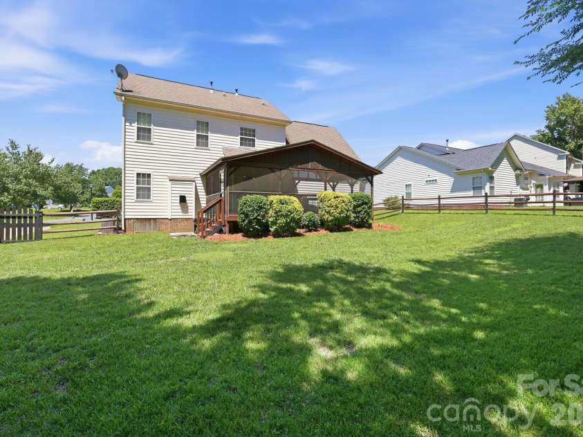 4439 Rock Stream Drive, Charlotte, NC 28269.  MLS# CAR4388976, YatesRealty ID 28024. 