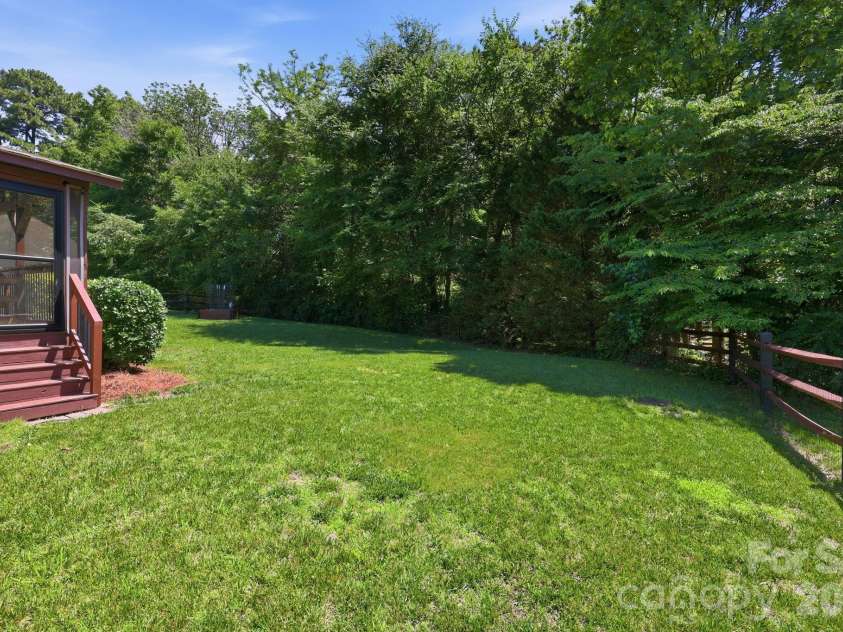 4439 Rock Stream Drive, Charlotte, NC 28269.  MLS# CAR4388976, YatesRealty ID 28024. 