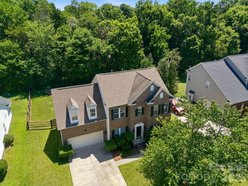 4439 Rock Stream Drive, Charlotte, NC 28269.  MLS# CAR4388976, YatesRealty ID 28024. 